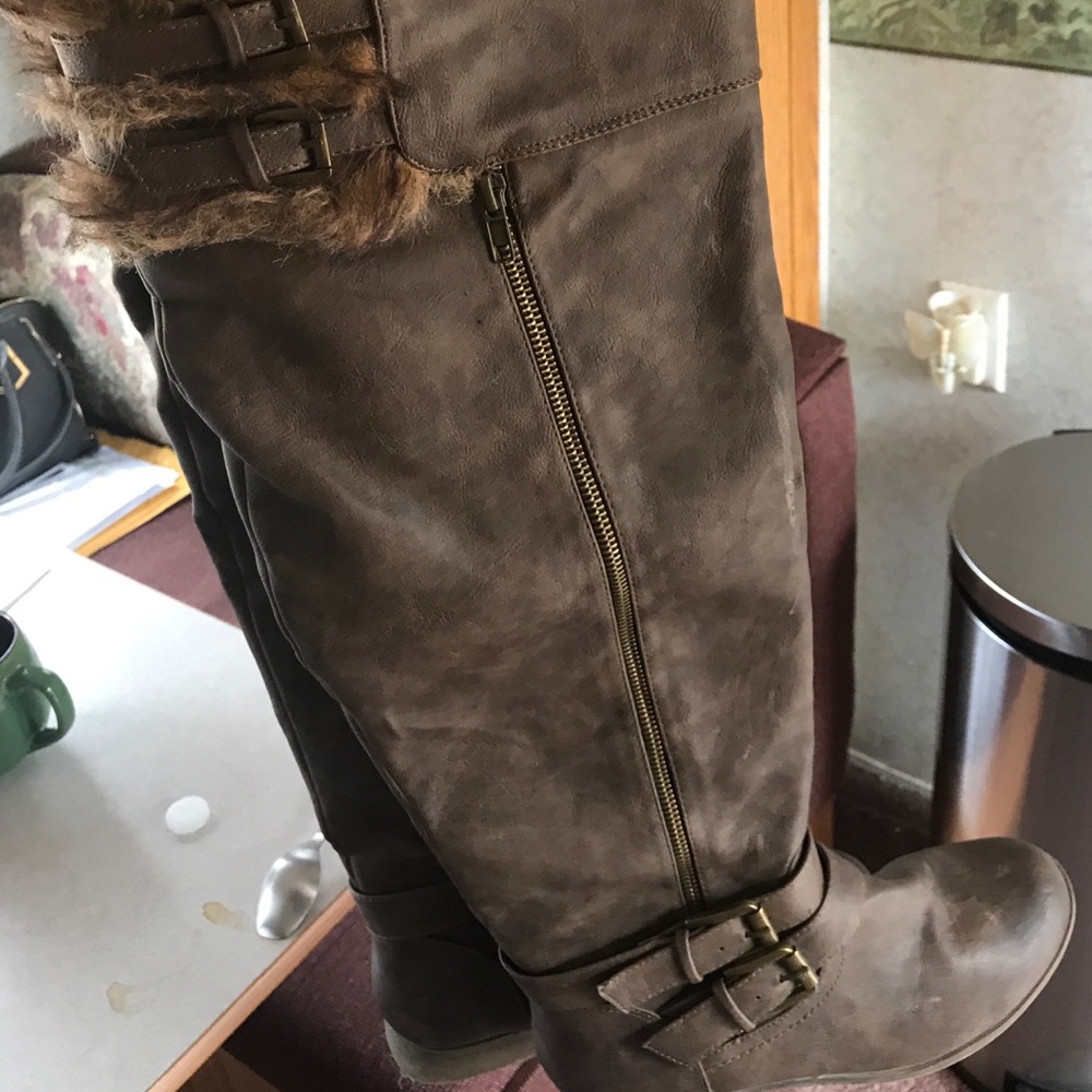 Rams in tall size 8.5